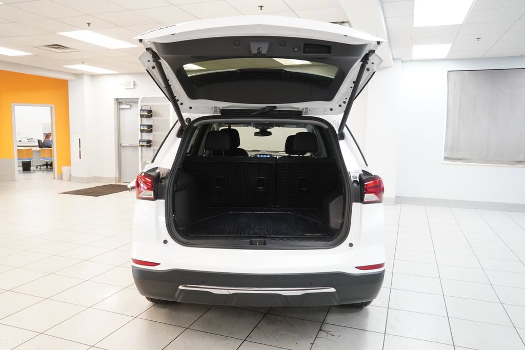 Used 2024 Chevrolet Equinox LT FWD image 9