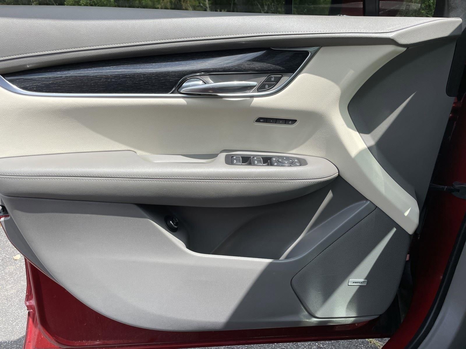 Used 2021 Cadillac XT6 Premium Luxury FWD image 35