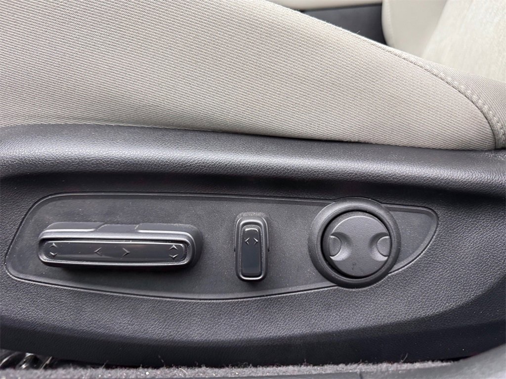 Used 2025 Honda Accord SE image 13