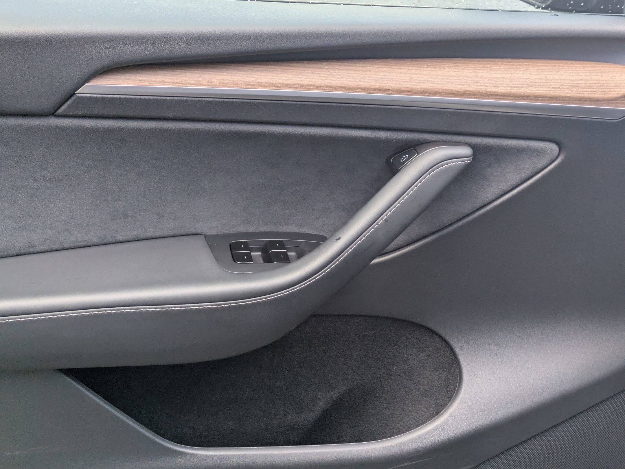 Used 2025 Tesla Model Y Long Range image 13