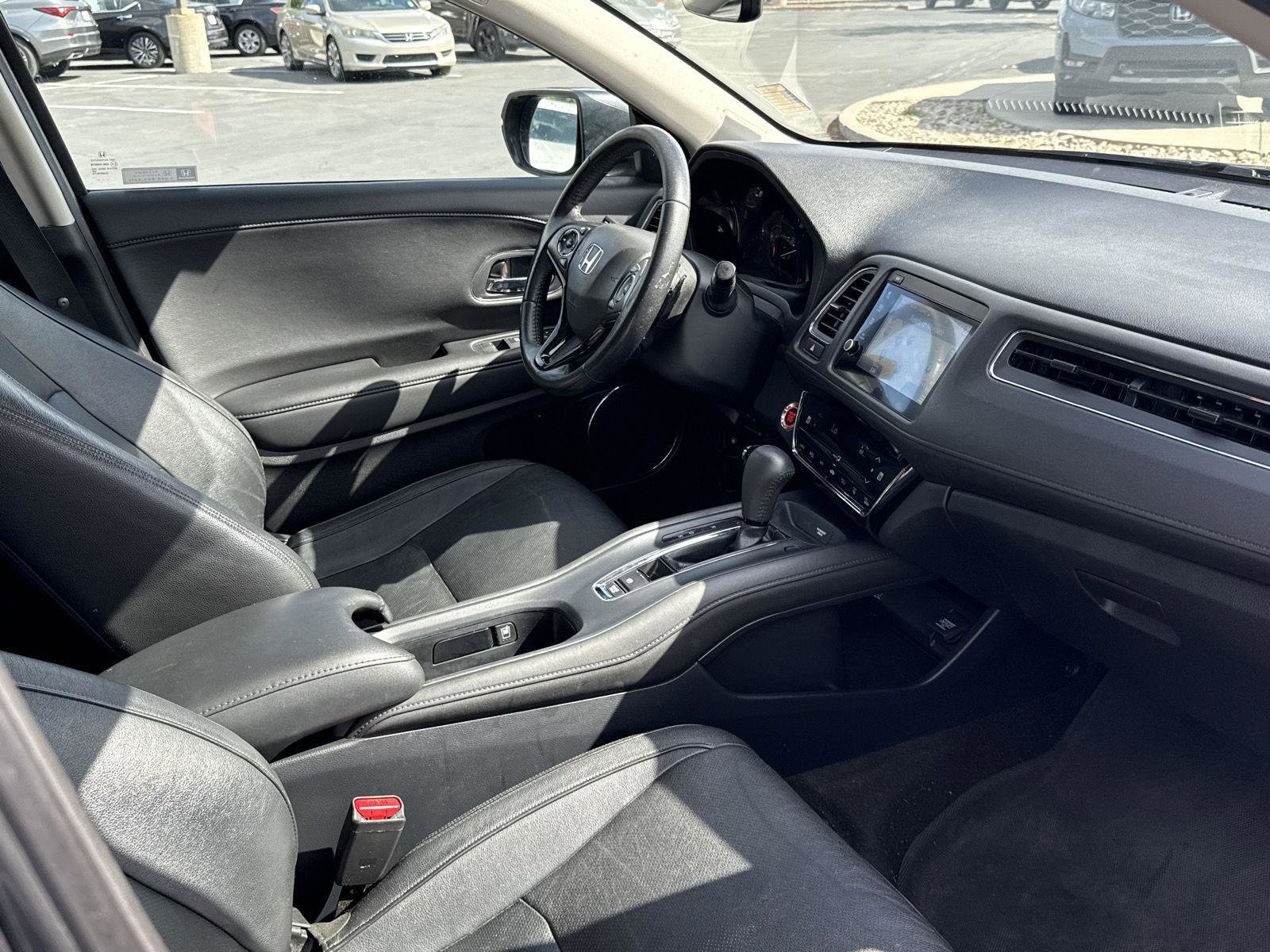 Used 2019 Honda HR-V Touring image 32