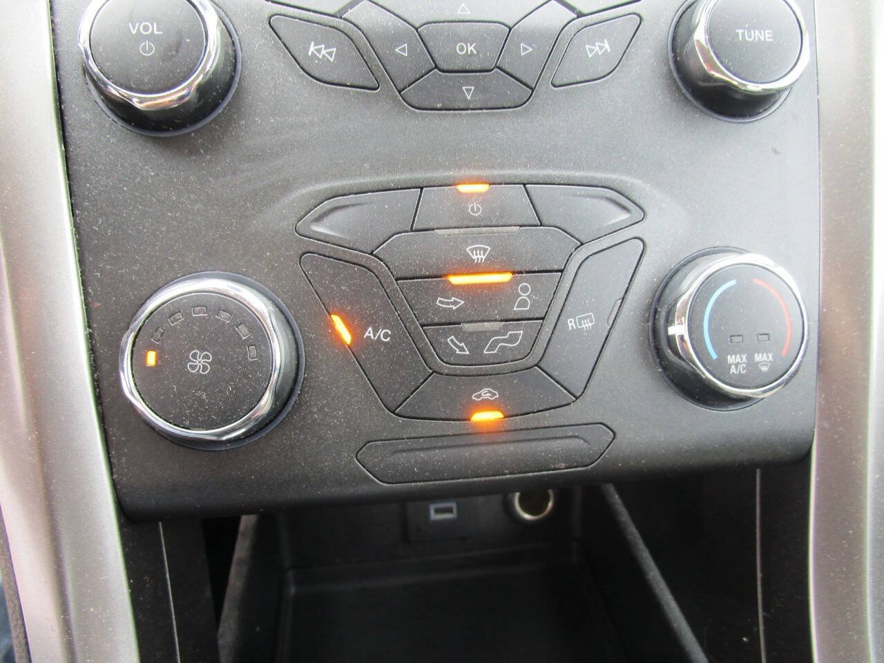 Used 2020 Ford Fusion S FWD image 13