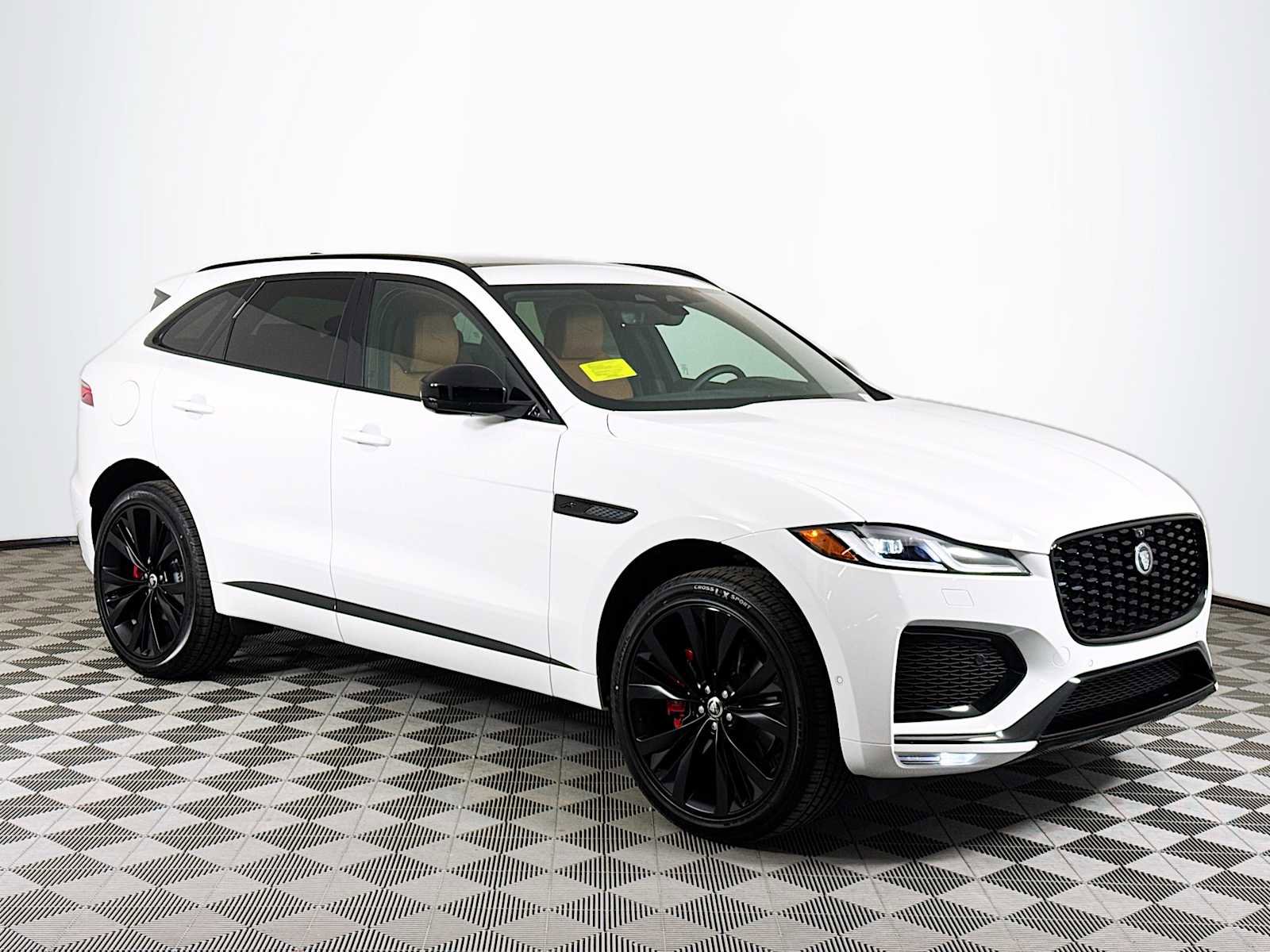 New 2026 Jaguar F-PACE R-Dynamic S image 3