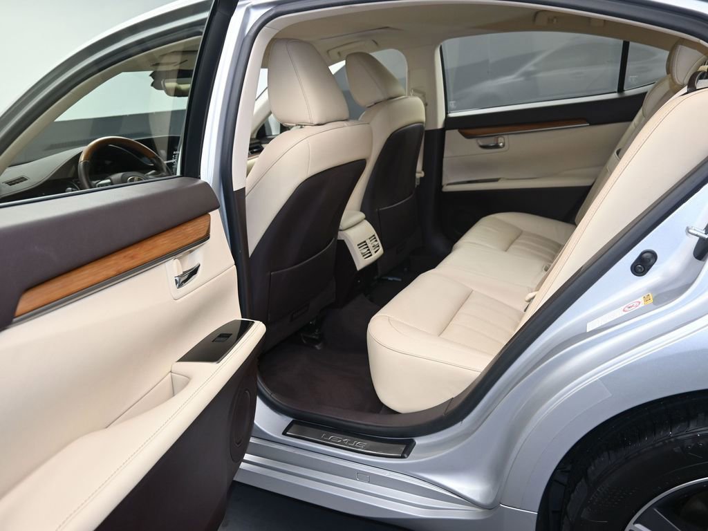 Used 2016 Lexus ES 300h image 11