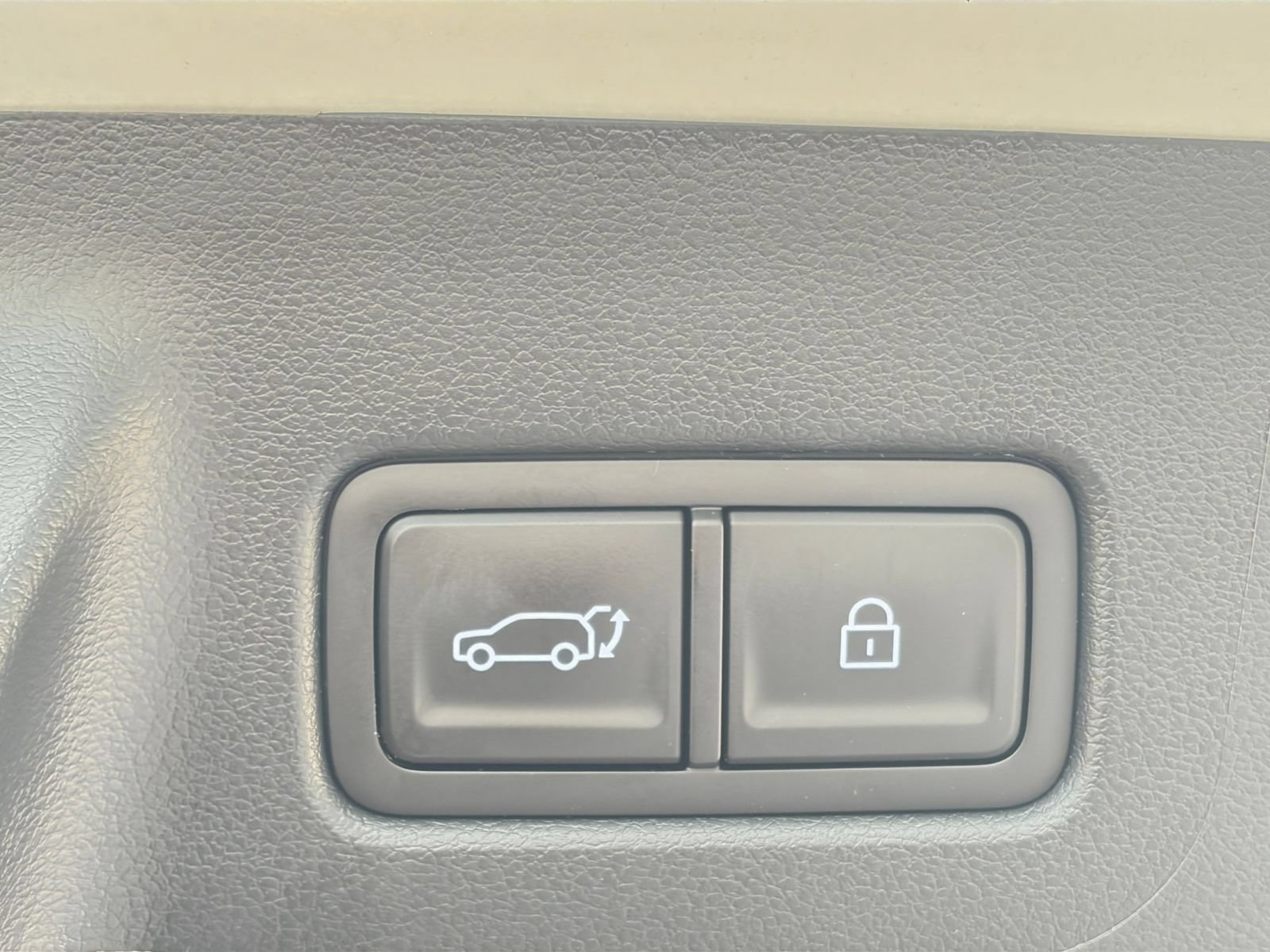 Used 2026 Hyundai Santa Fe SEL FWD image 24