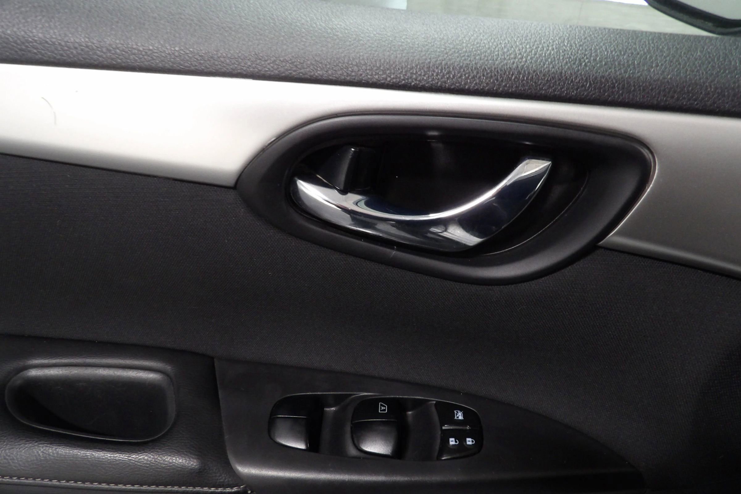 Used 2017 Nissan Sentra S image 7