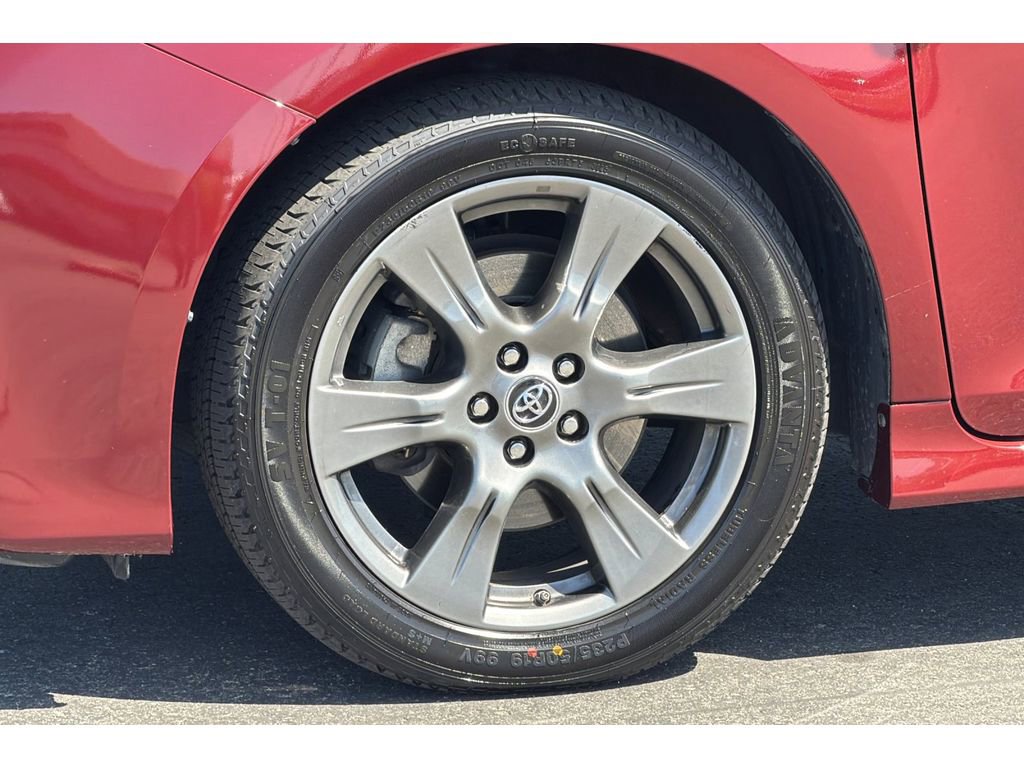 Used 2020 Toyota Sienna SE w/ SE Preferred Package image 35