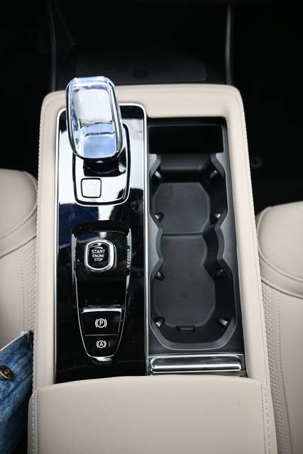 New 2026 Volvo XC90 B6 Core w/ Protection Package Premier image 11