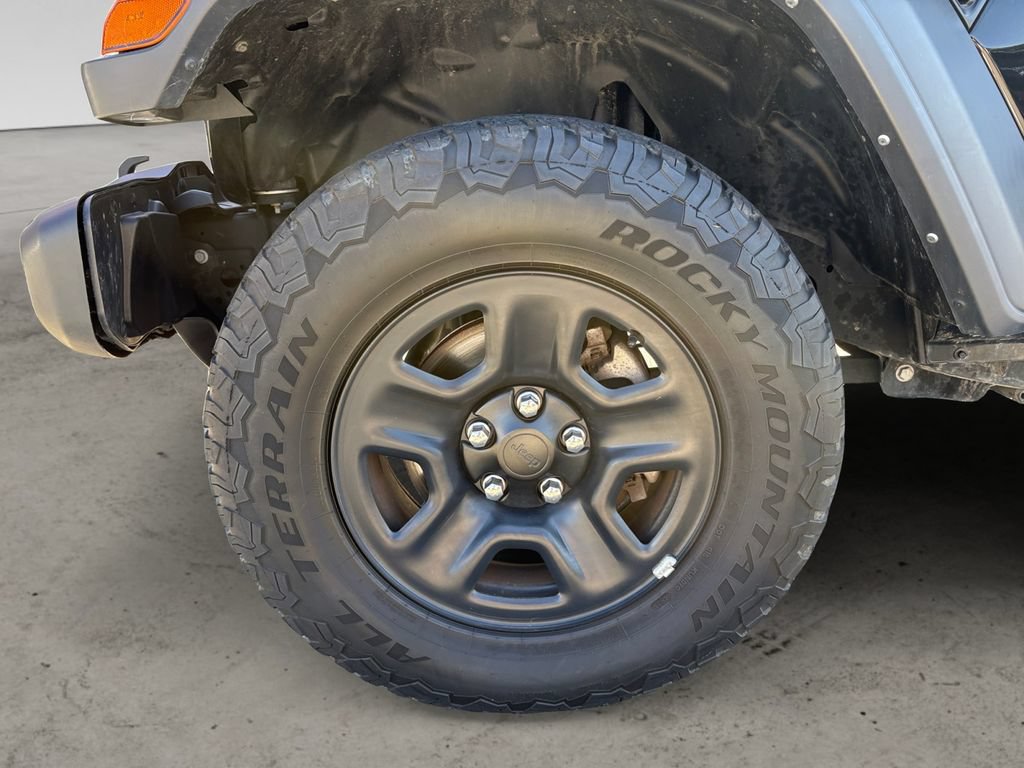 Used 2023 Jeep Gladiator Sport AWD/4WD image 14