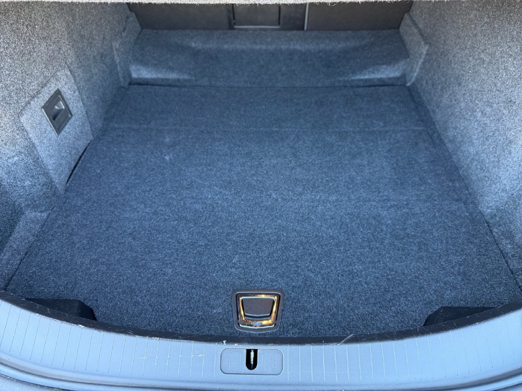 Used 2013 Cadillac XTS Luxury AWD/4WD image 21