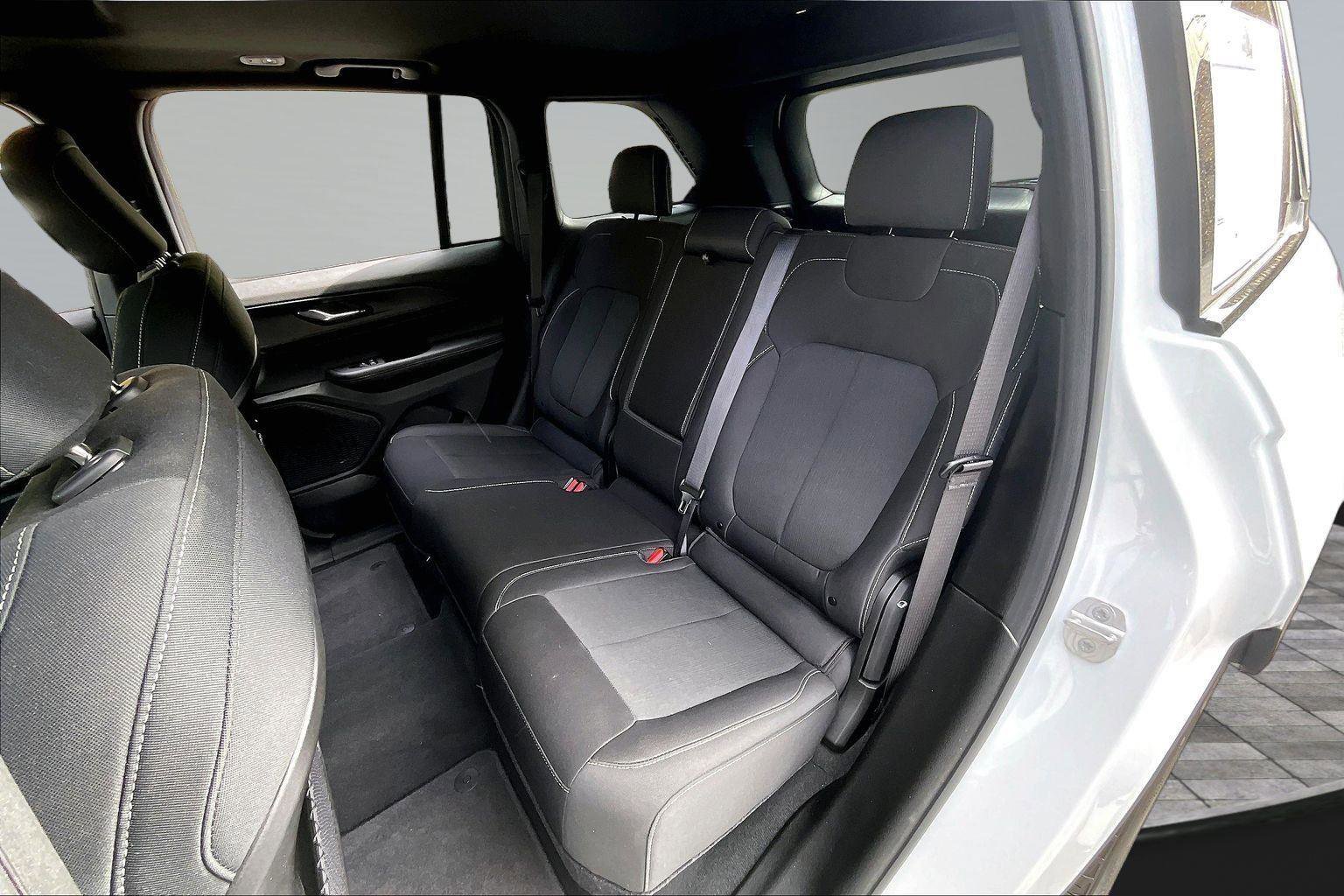 Certified 2025 Jeep Grand Cherokee Laredo X w/ Luxury Tech Group I AWD/4WD image 26
