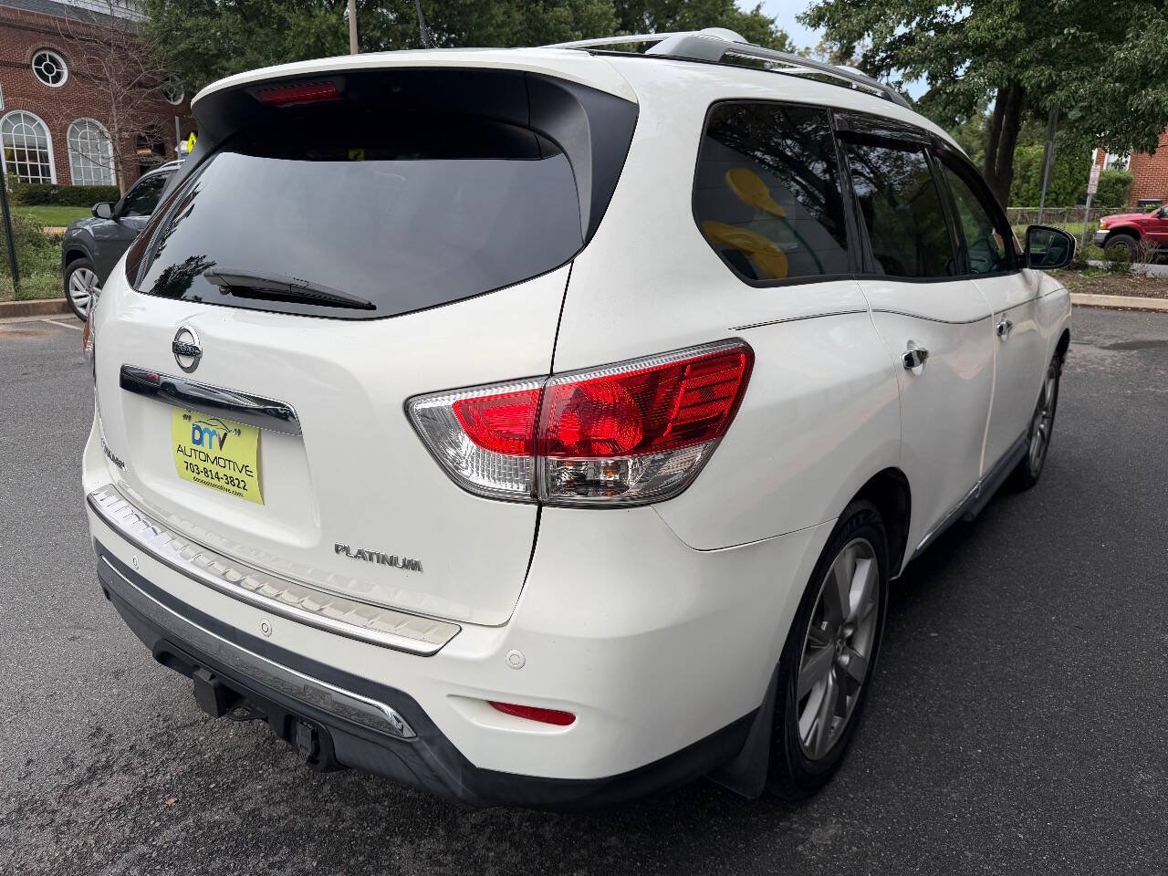 Used 2013 Nissan Pathfinder Platinum AWD/4WD image 8