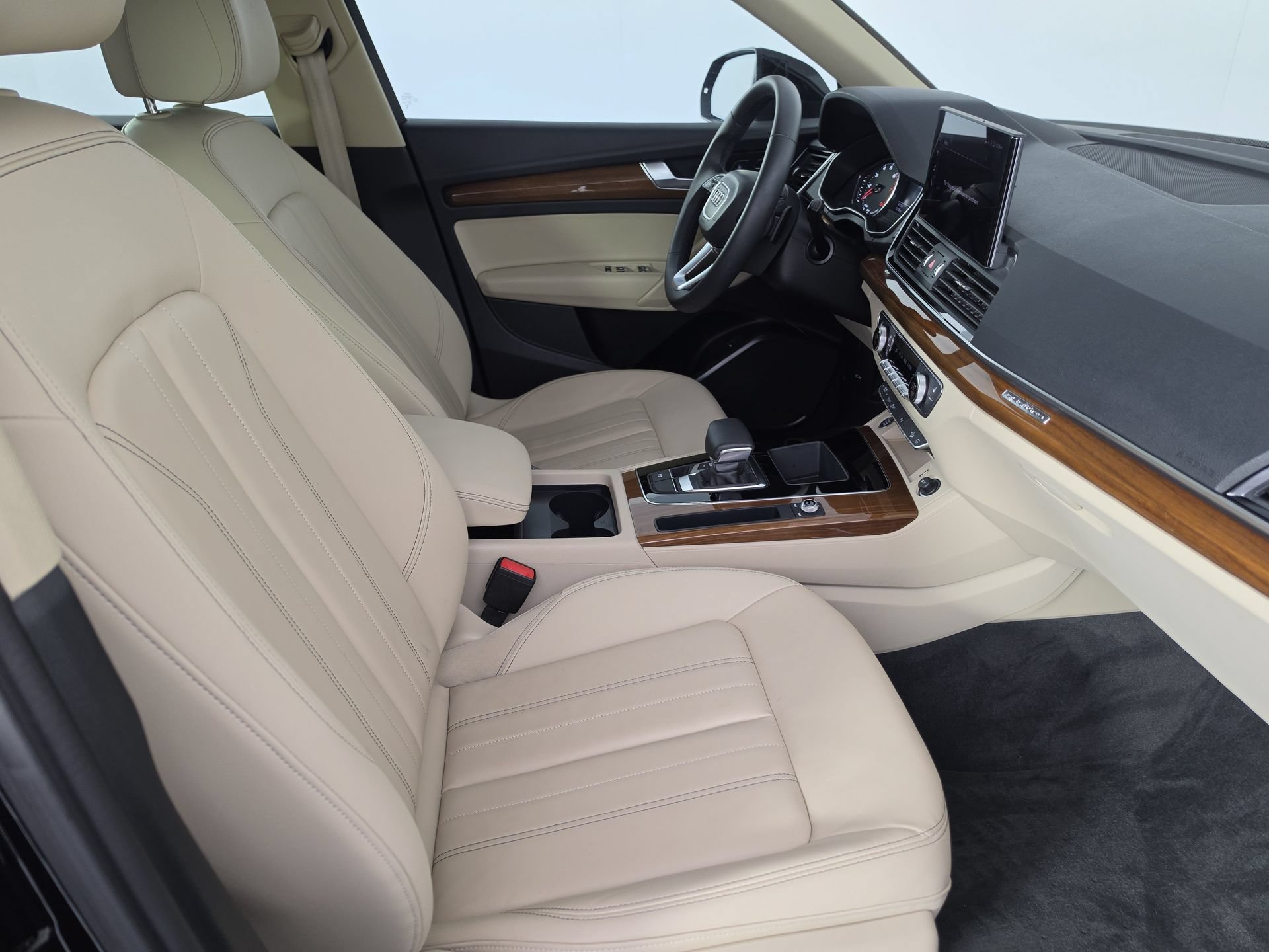 Used 2024 Audi Q5 Premium AWD/4WD image 30