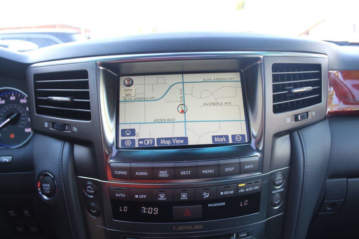 Used 2008 Lexus LX 570 4WD w/ Technology Pkg image 28