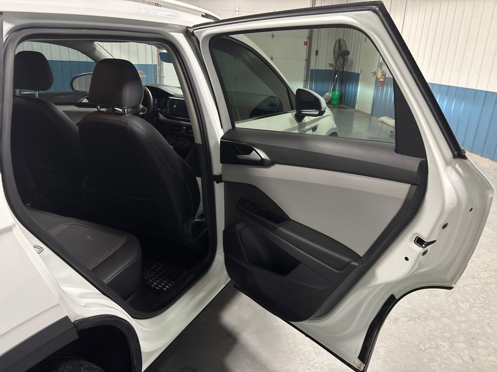Used 2023 Volkswagen Taos SE image 47