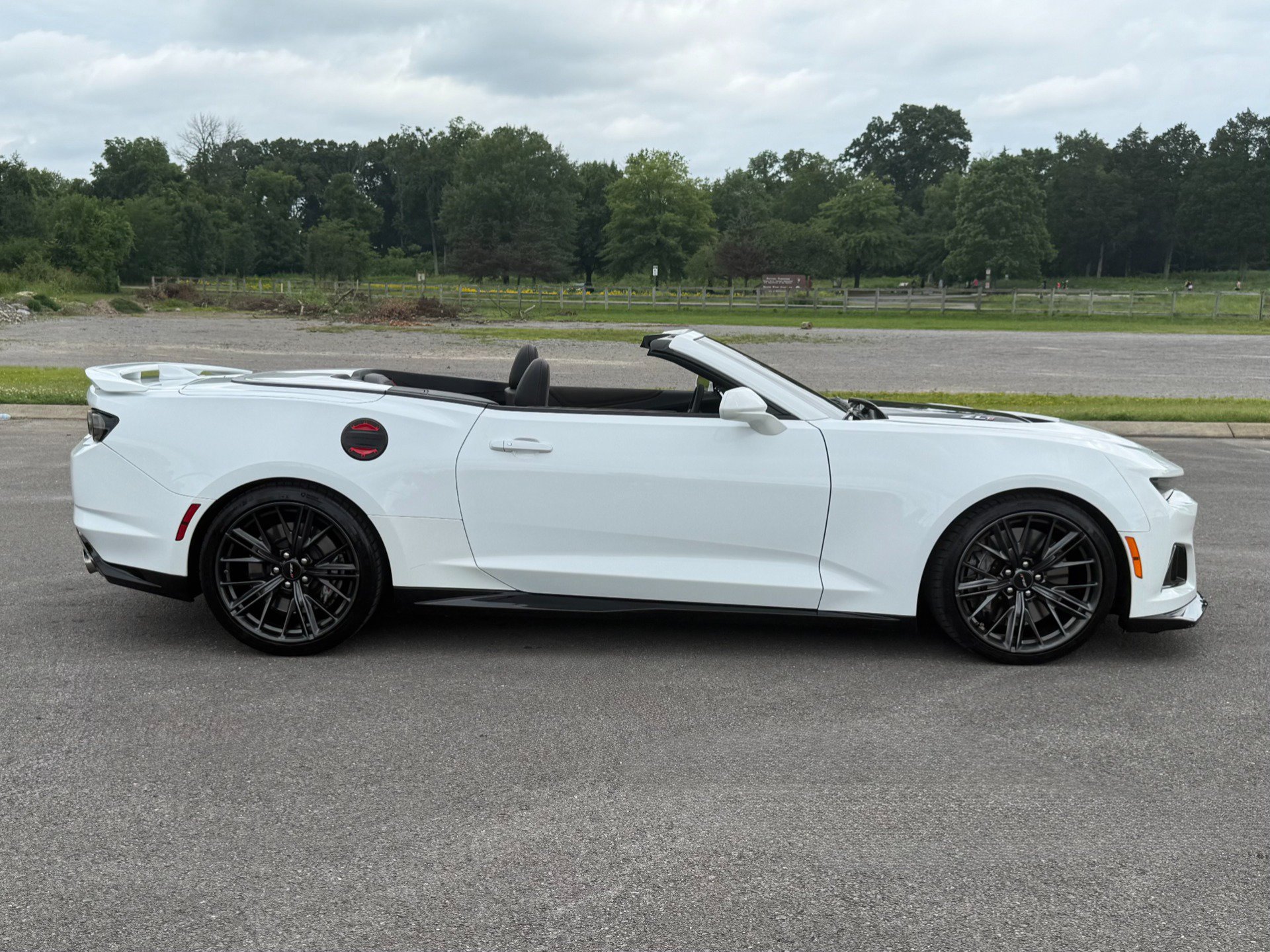 Used 2020 Chevrolet Camaro ZL1 RWD image 7