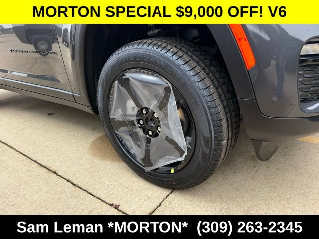 New 2025 Jeep Grand Cherokee Limited w/ Black Appearance Package AWD/4WD image 3