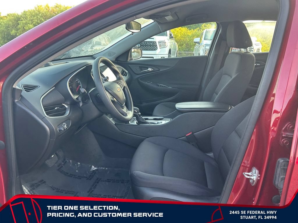 Used 2025 Chevrolet Malibu LT FWD image 12