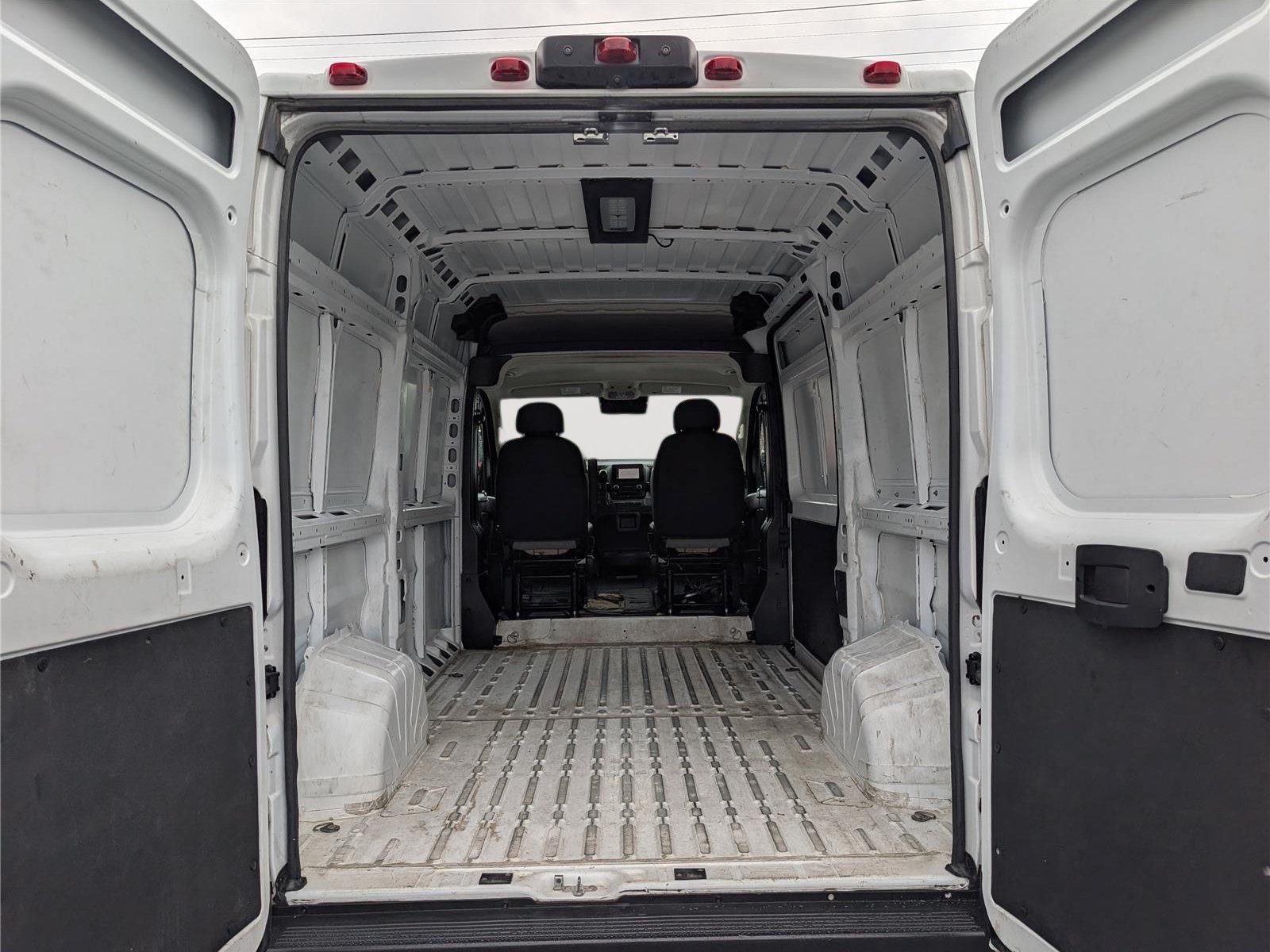 Used 2024 RAM ProMaster 2500 w/ Convenience Group FWD image 12