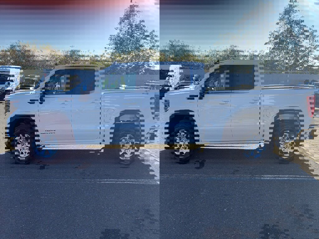 Used 2024 GMC Sierra 1500 SLE image 4