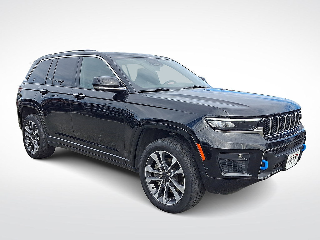 Used 2022 Jeep Grand Cherokee Overland w/ Advanced Protech Group III