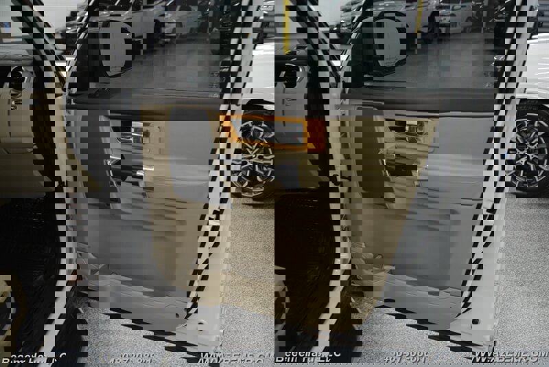 Used 2015 Land Rover LR4 HSE image 41