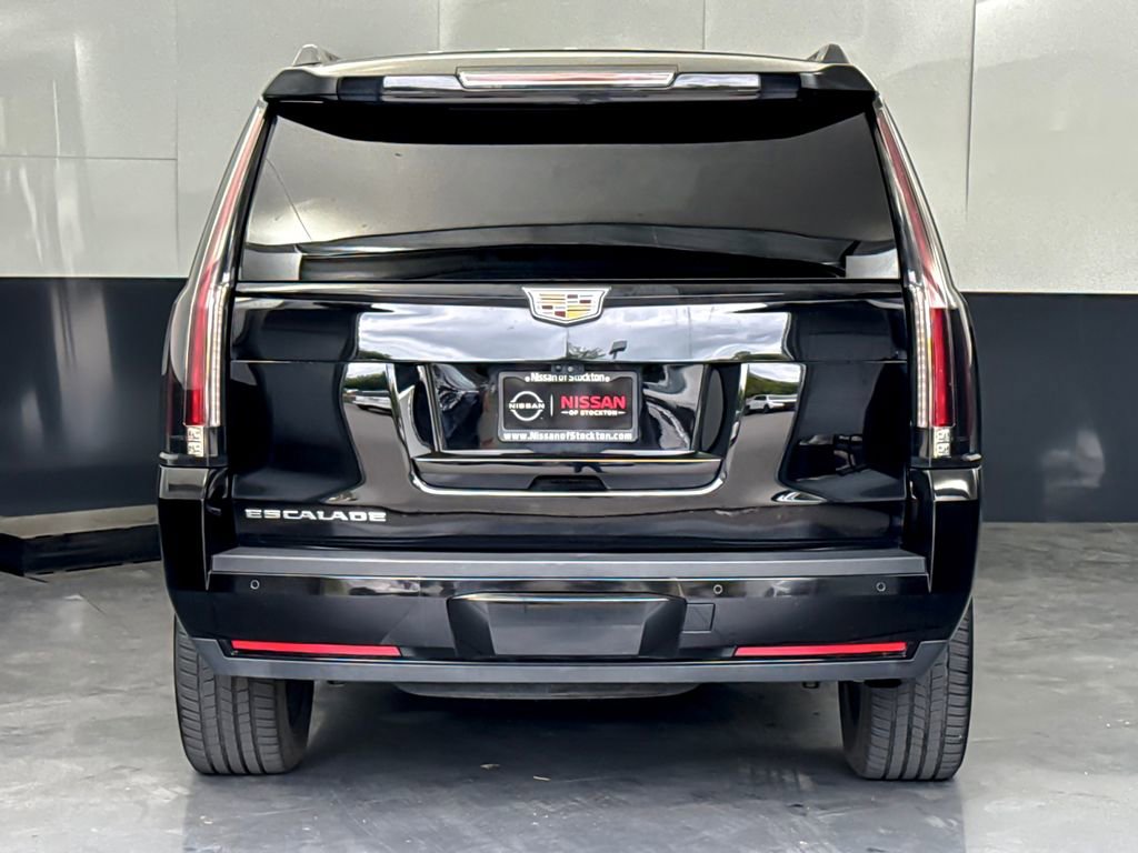Used 2019 Cadillac Escalade Premium Luxury AWD/4WD image 4