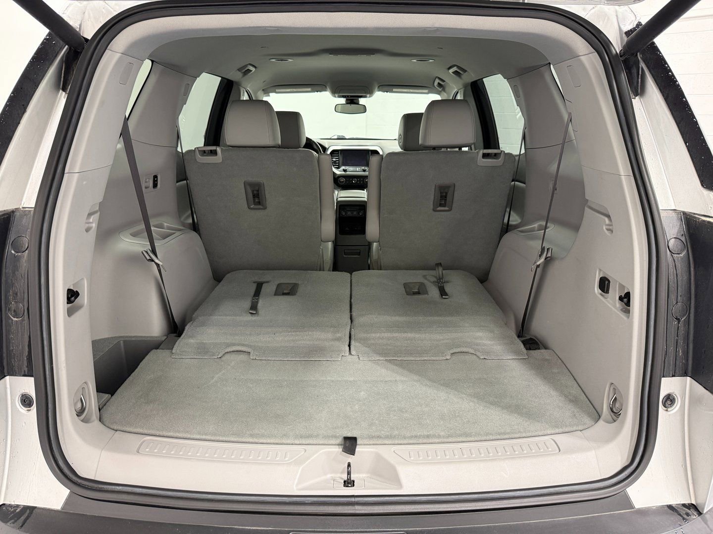 Used 2020 GMC Acadia SLT w/ LPO, Cargo Package image 47