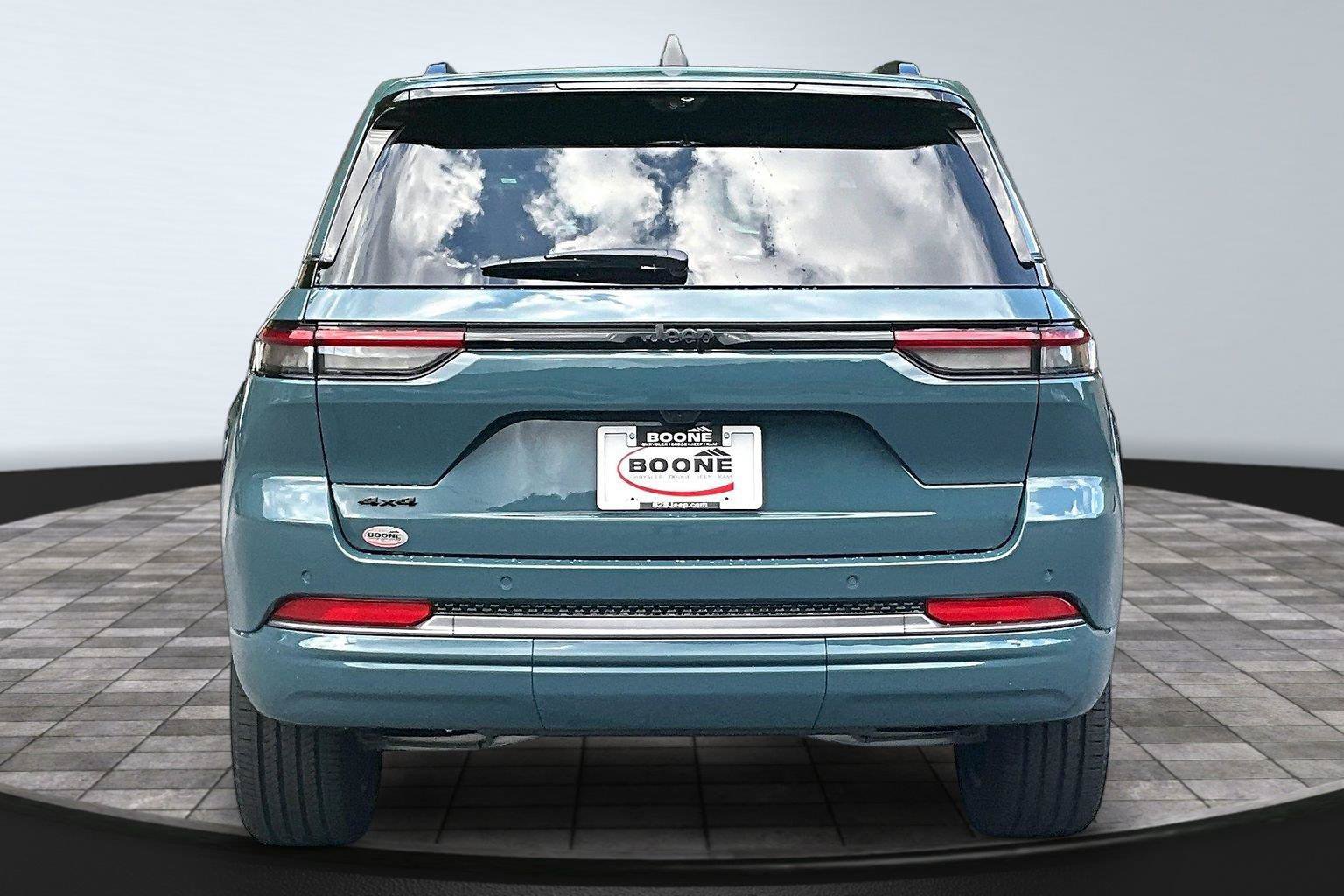 New 2027 Jeep Grand Cherokee Limited AWD/4WD image 5