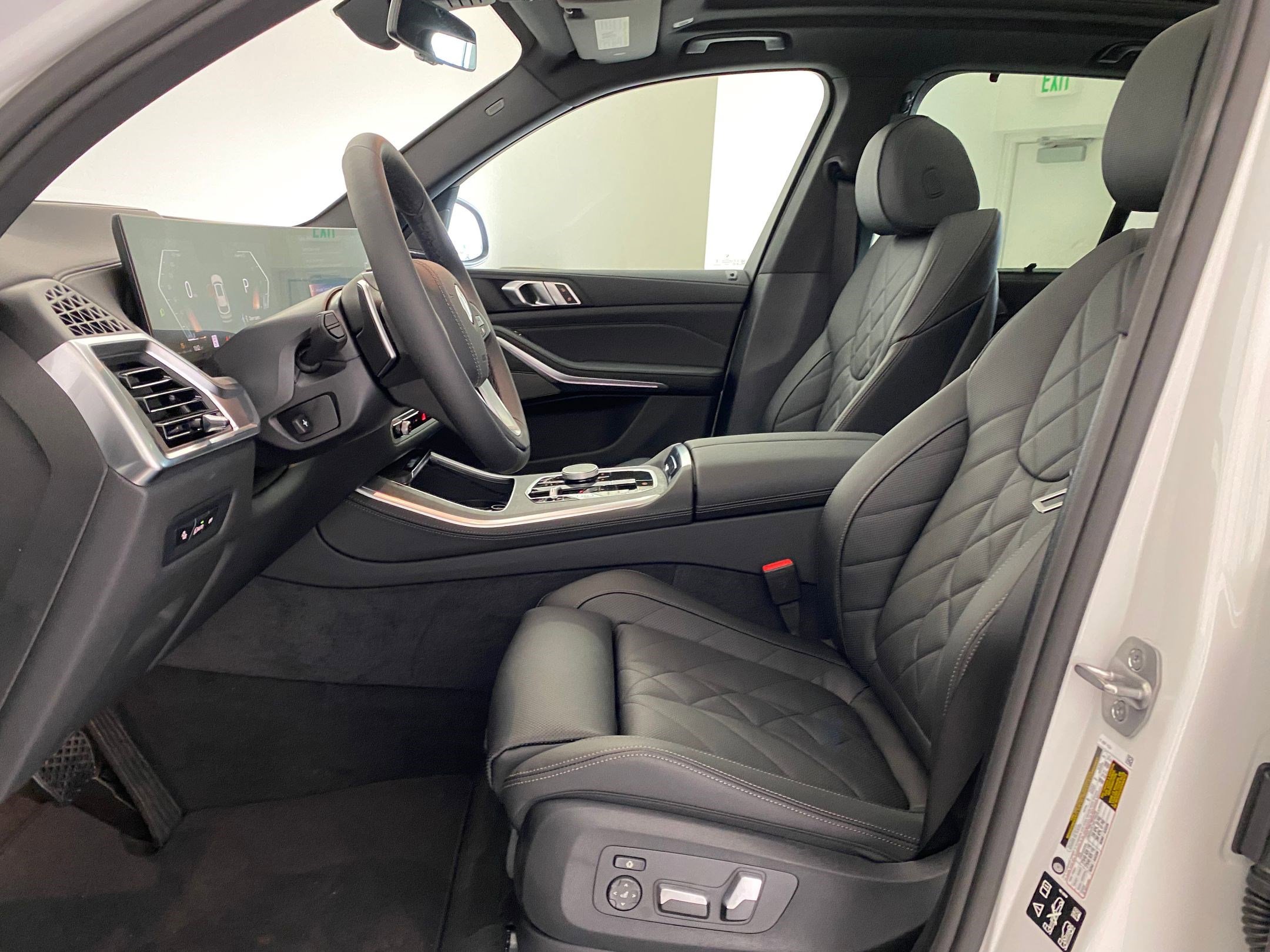 New 2026 BMW X5 xDrive40i w/ Premium Package image 4