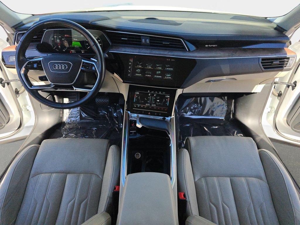 Used 2019 Audi e-tron Prestige w/ Prestige Package AWD/4WD image 10