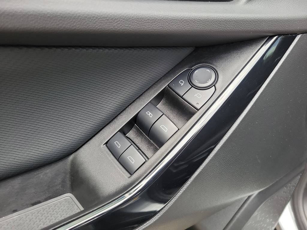 Used 2025 Chevrolet Equinox LT w/ Safety and Technology Package FWD image 15