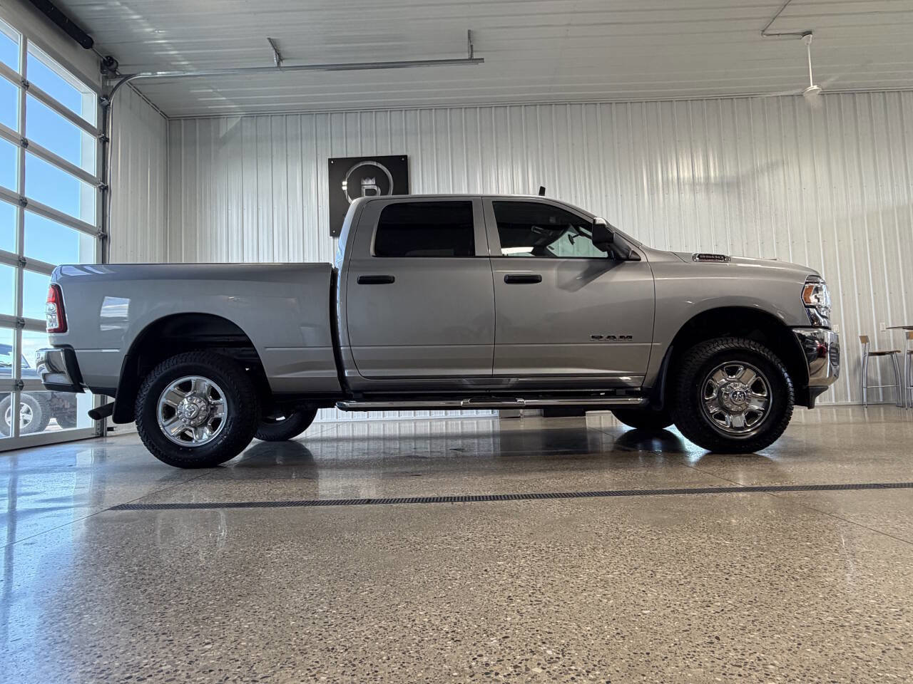 Used 2022 RAM 2500 Tradesman w/ Chrome Appearance Group AWD/4WD image 7