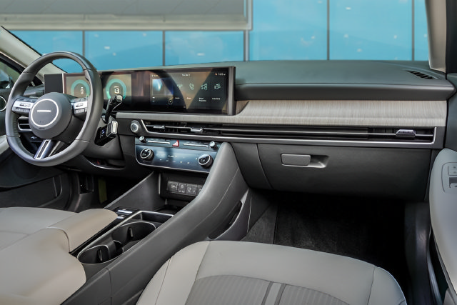 Certified 2025 Hyundai Sonata SEL FWD image 12