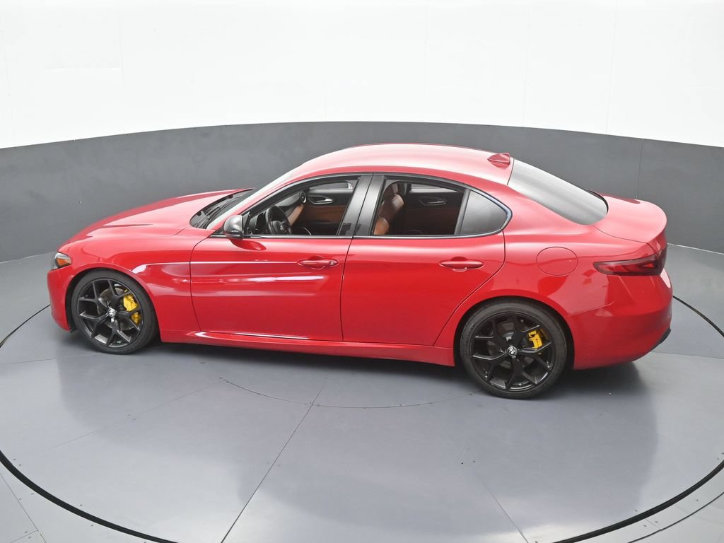 Used 2020 Alfa Romeo Giulia w/ Nero Edizione RWD image 44
