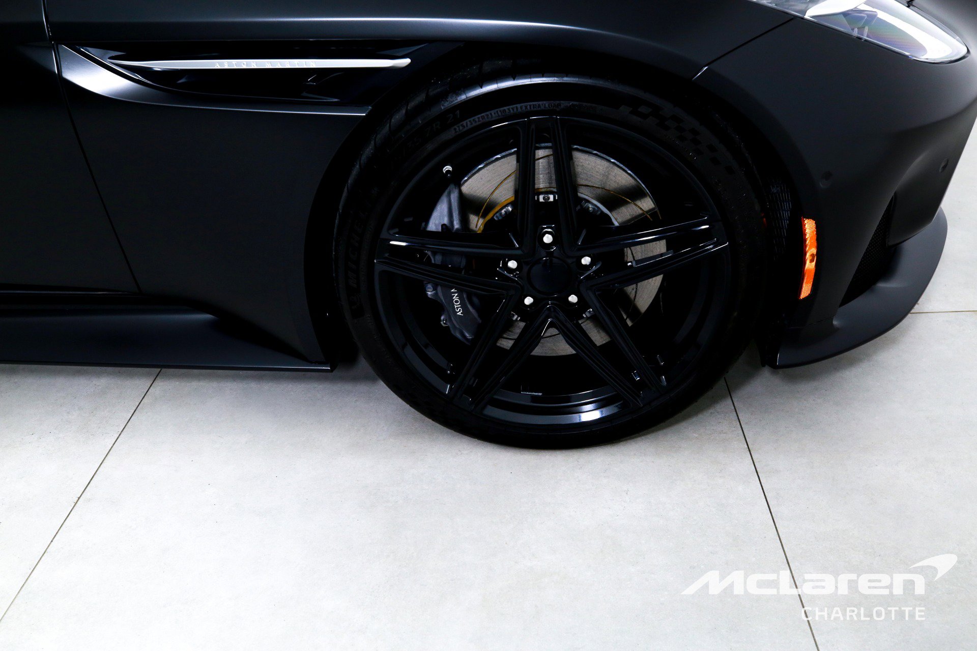 Used 2024 Aston Martin DB12 Coupe image 30