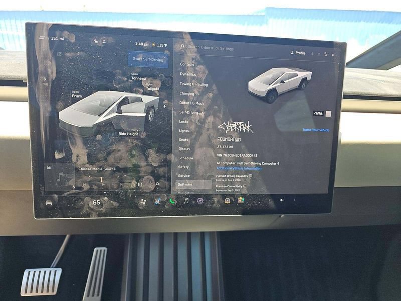 Used 2024 Tesla Cybertruck AWD Crew Cab image 5