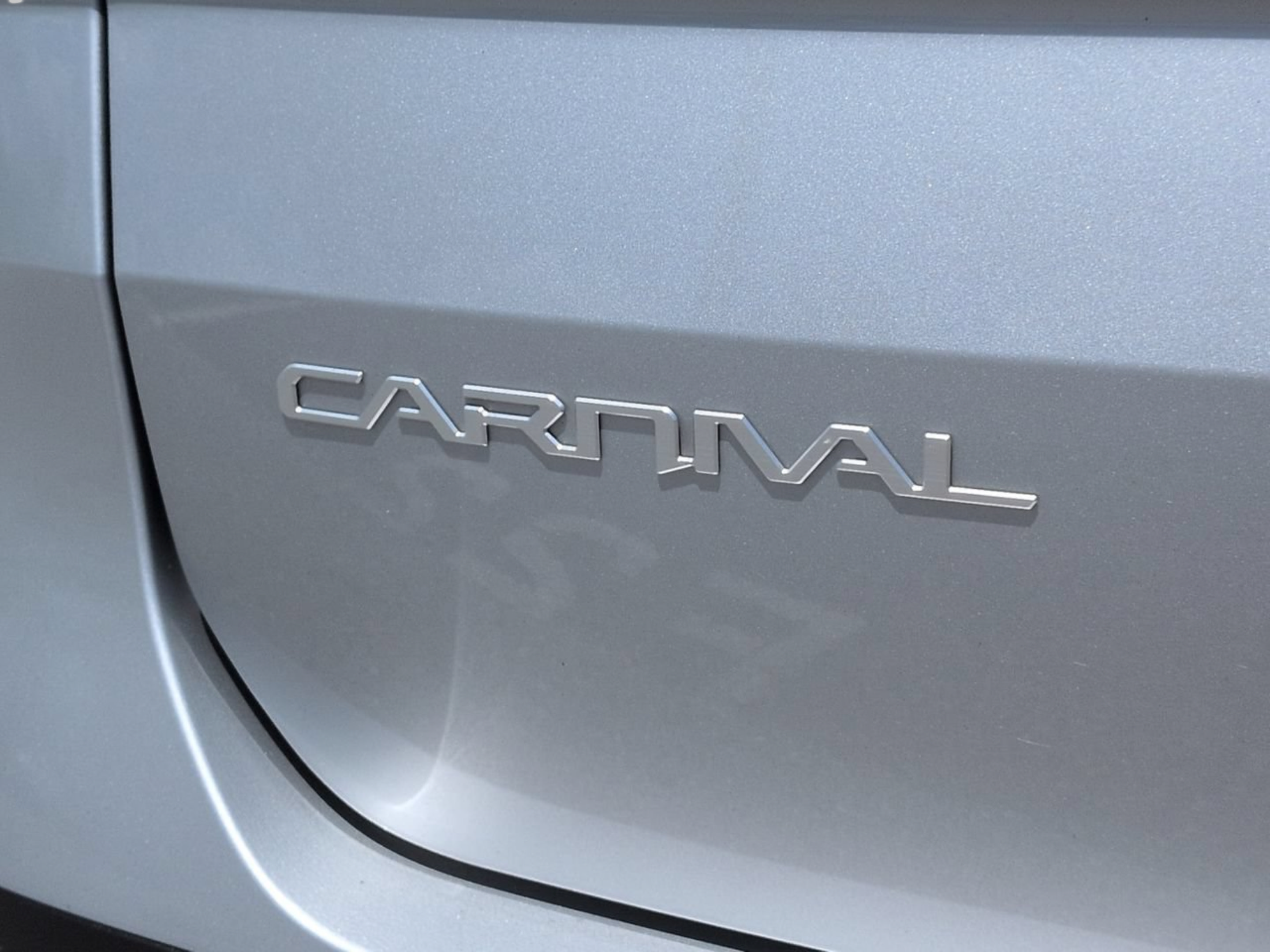 Used 2023 Kia Carnival LX FWD image 16