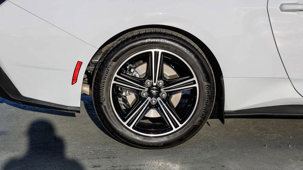 Used 2025 Ford Mustang Premium RWD image 12