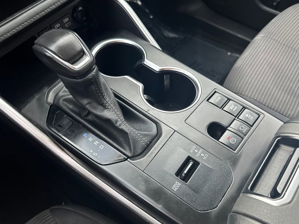 Used 2024 Toyota Highlander LE image 26