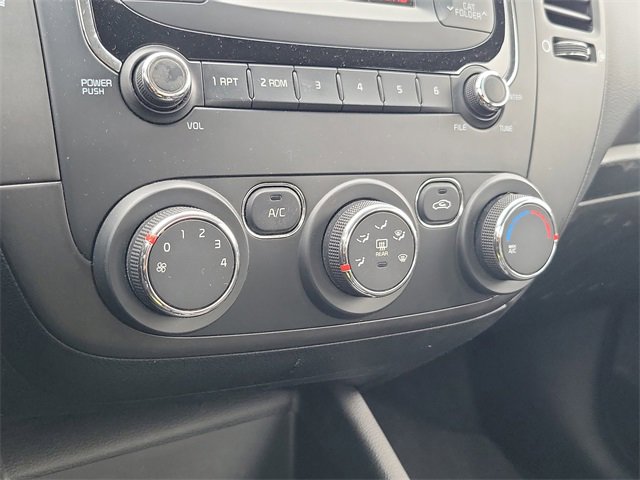 Used 2017 Kia Forte LX image 28