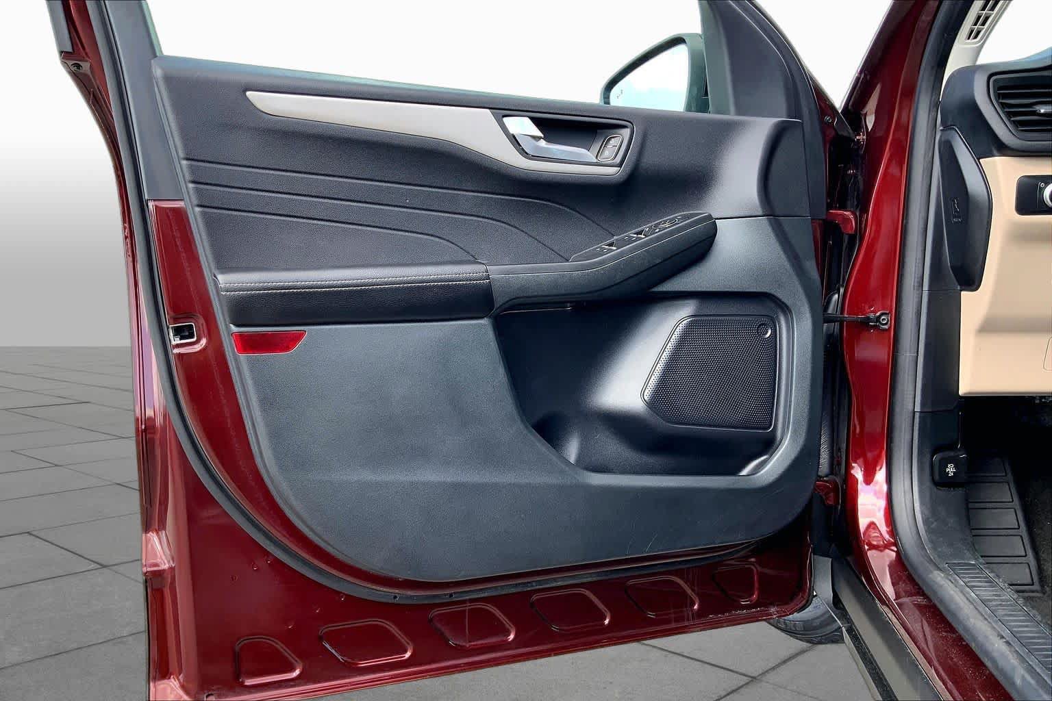 Certified 2021 Ford Escape SE w/ SE Sport Appearance Package FWD image 20