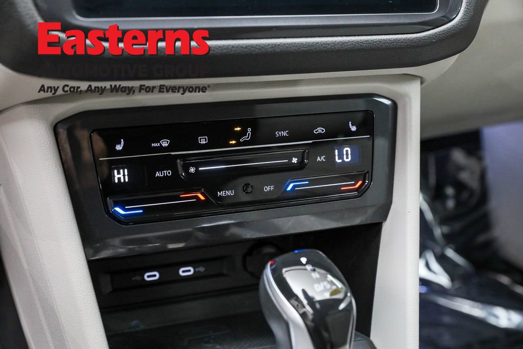 Used 2022 Volkswagen Tiguan SE image 19