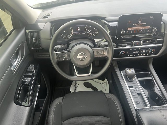 Used 2022 Nissan Pathfinder S image 14