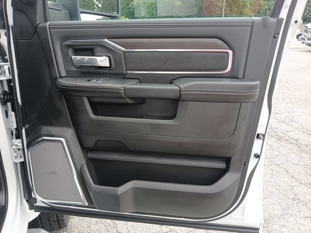 New 2026 RAM 5500 4x4 Crew Cab w/ Laramie Trim Package image 29