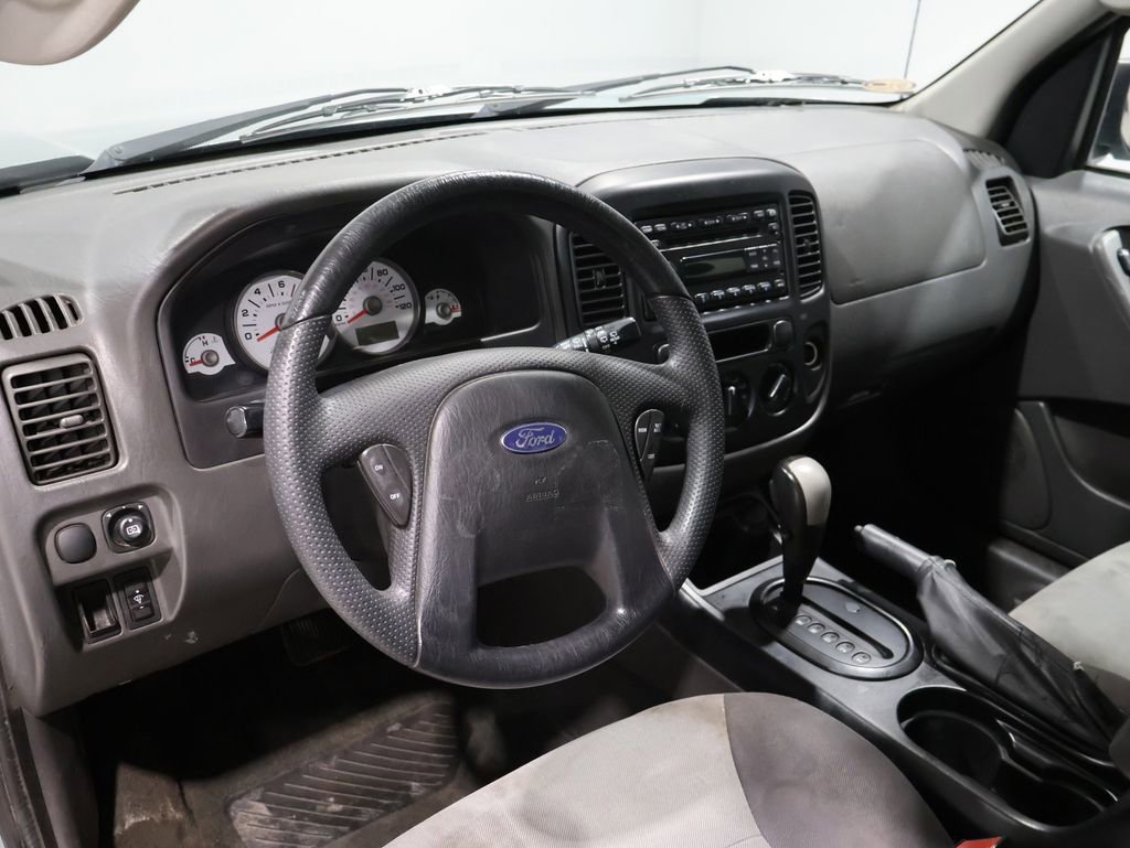Used 2007 Ford Escape XLS image 18