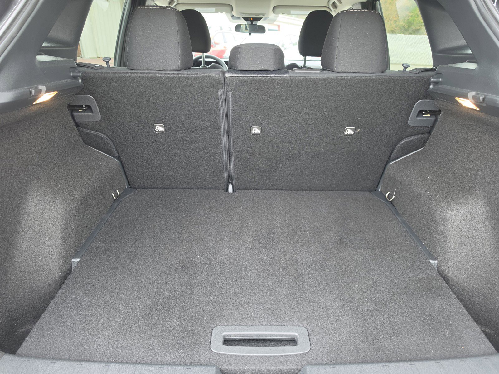 Used 2025 Nissan Kicks SV image 12