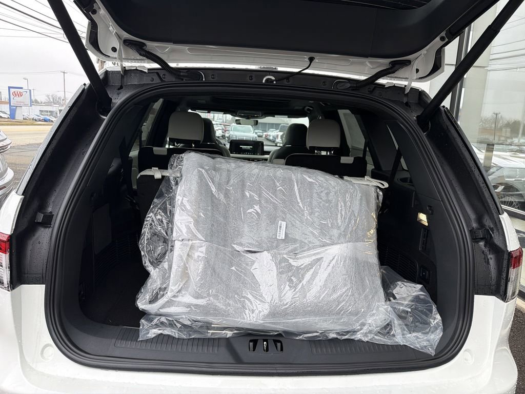 New 2026 Lincoln Aviator Black Label w/ Dynamic Handling Package image 13