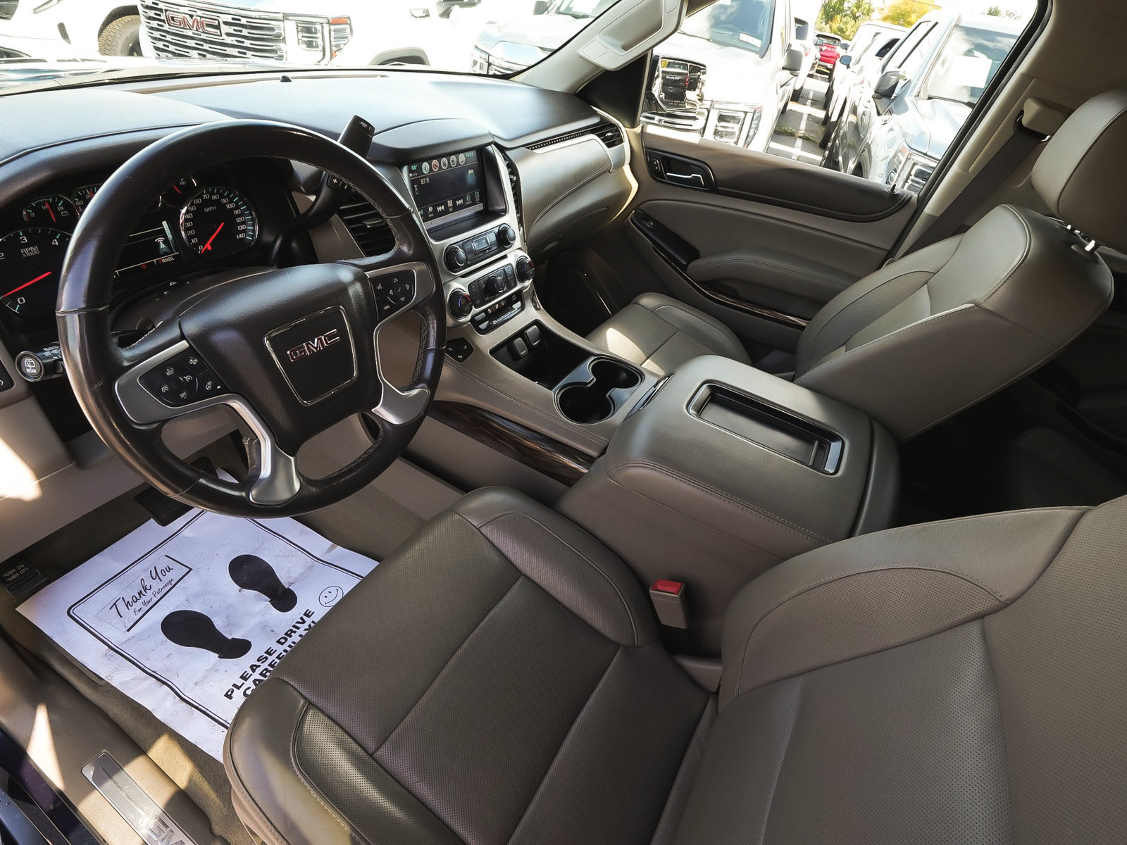 Used 2018 GMC Yukon XL SLT w/ Premium Edition AWD/4WD image 18
