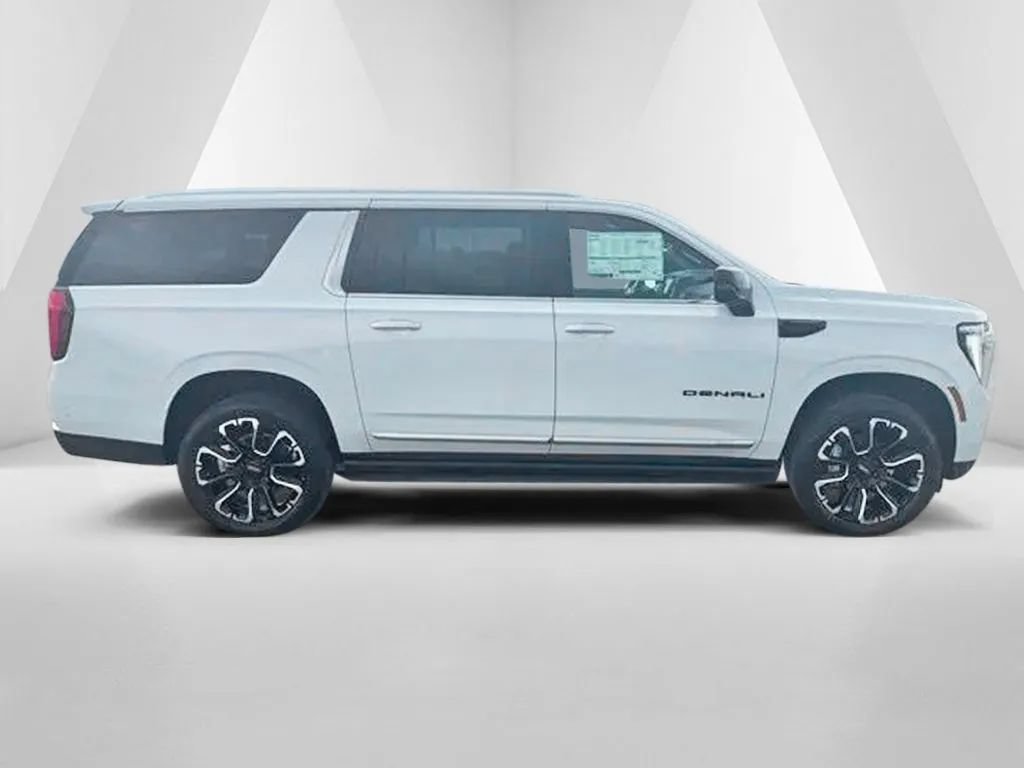 New 2026 GMC Yukon XL Denali w/ Sun & Power Step Package AWD/4WD image 8